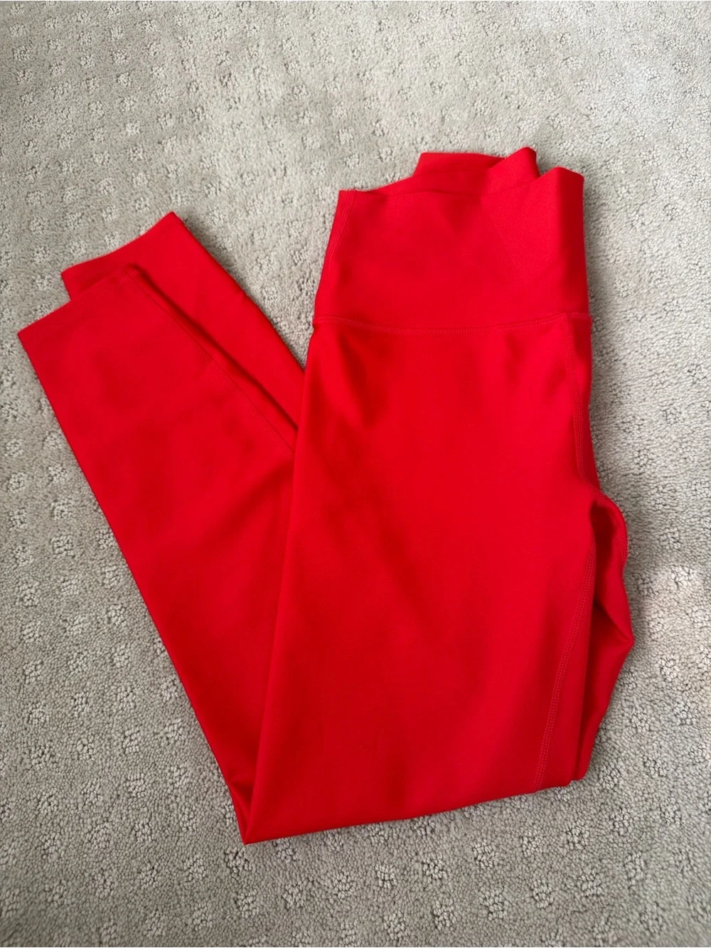 ALO 7/8 High-Waist Airlift Legging in Bright Red - Small